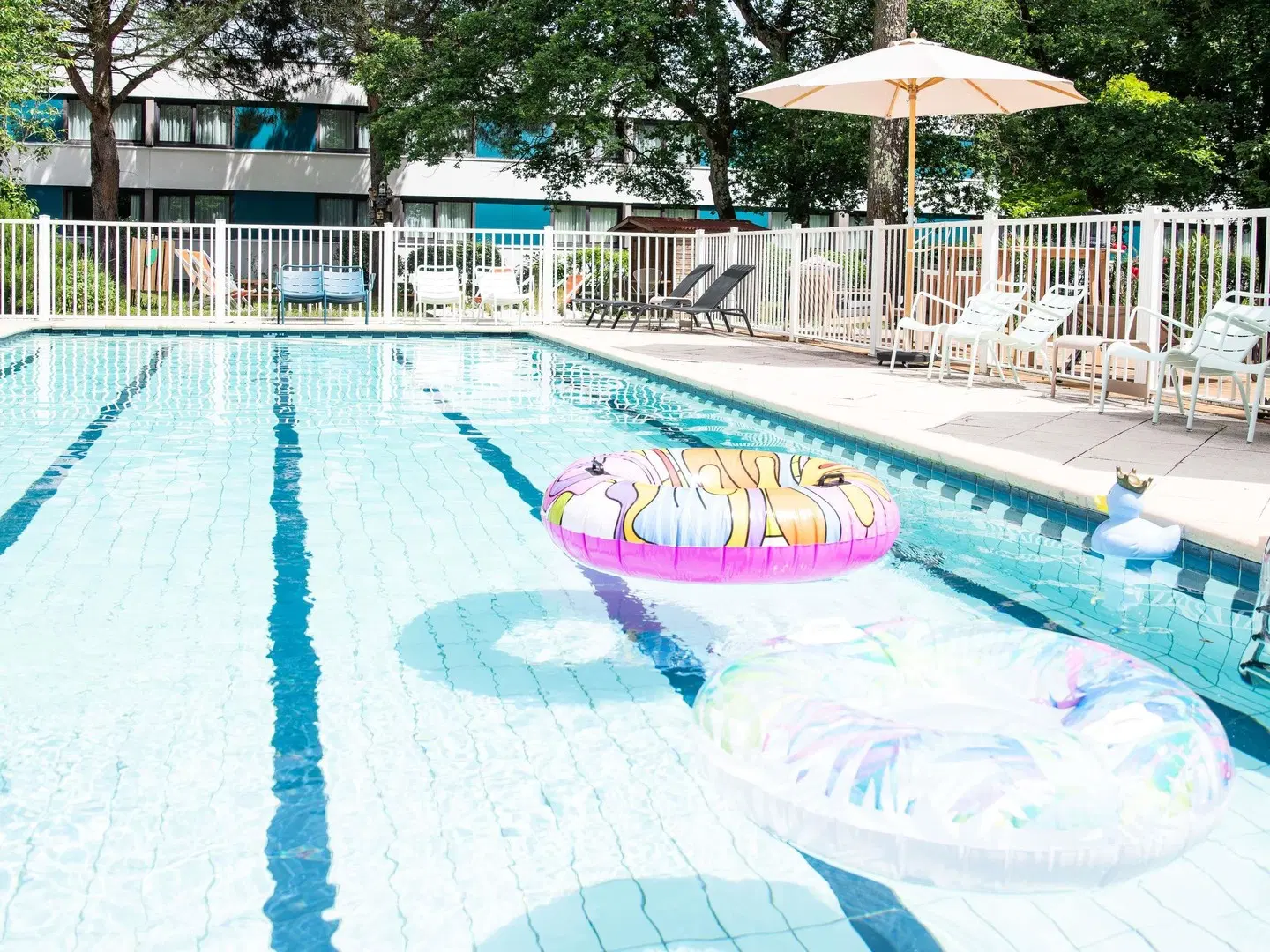 Novotel Bordeaux Airport Hotel OUTDOOR_POOL