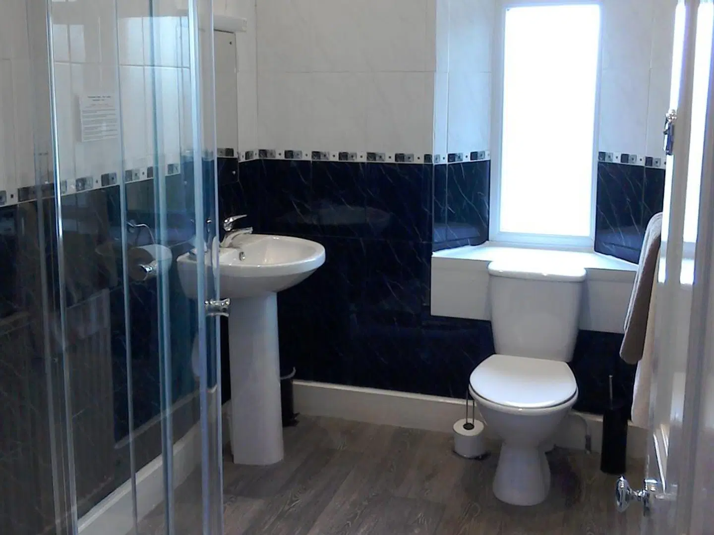 Harepath Holidays Limited Badezimmer