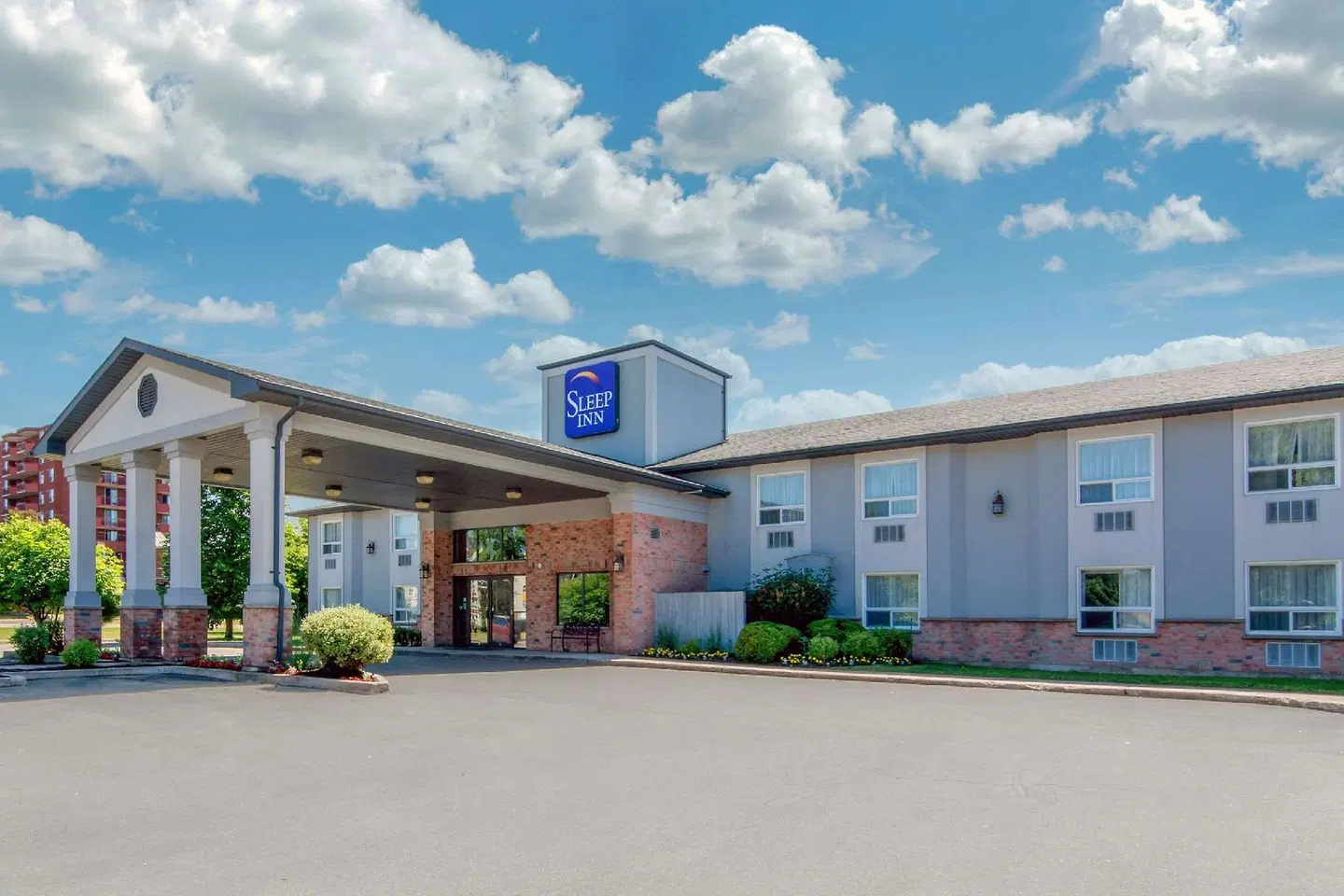 Sleep Inn Sault Ste Marie EXTERIOR