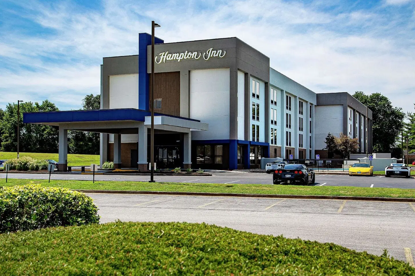 Hampton Inn Bowling Green EXTERIOR
