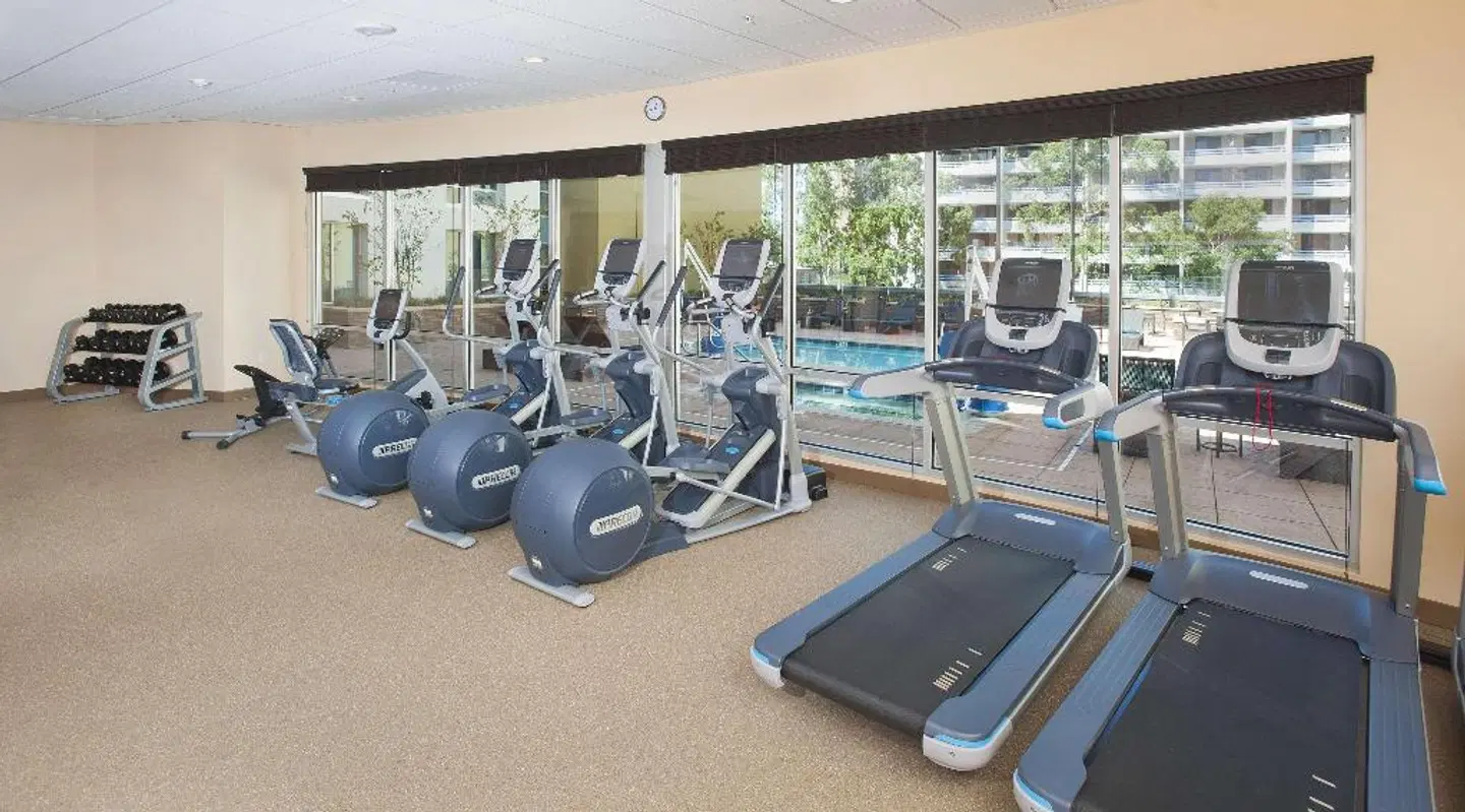 Hilton Garden Inn Burbank Downtown SPORTS_AND_LEISURE
