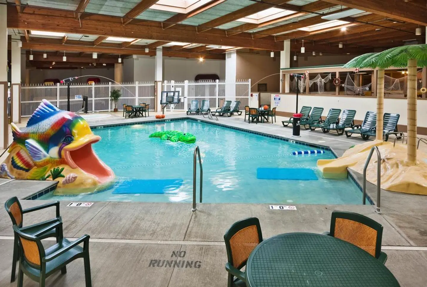 Best Western Ramkota Hotel Hallenbad