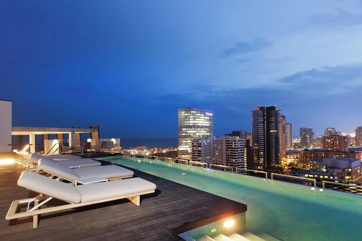 TEMBO Barcelona Terrasse