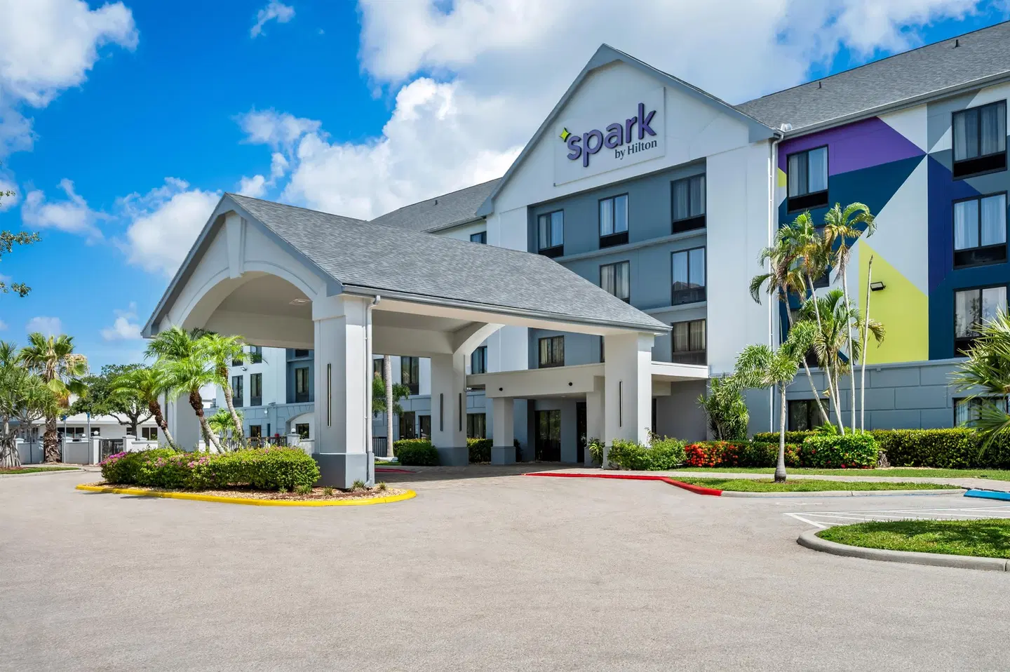 Spark by Hilton Fort Myers EXTERIOR