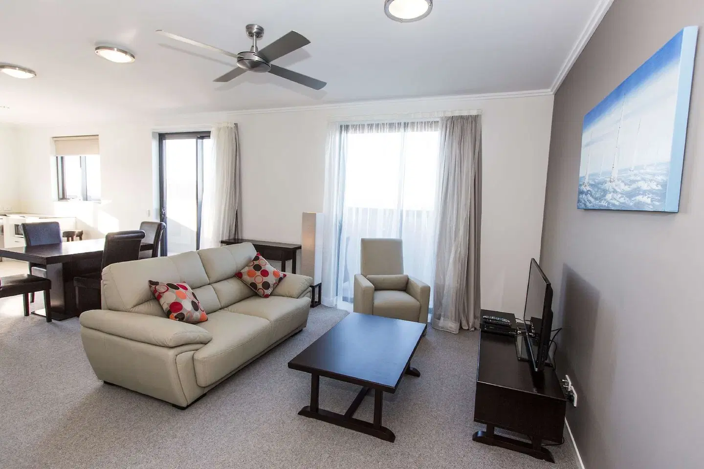 Gladstone Central Plaza ROOM_EXAMPLE