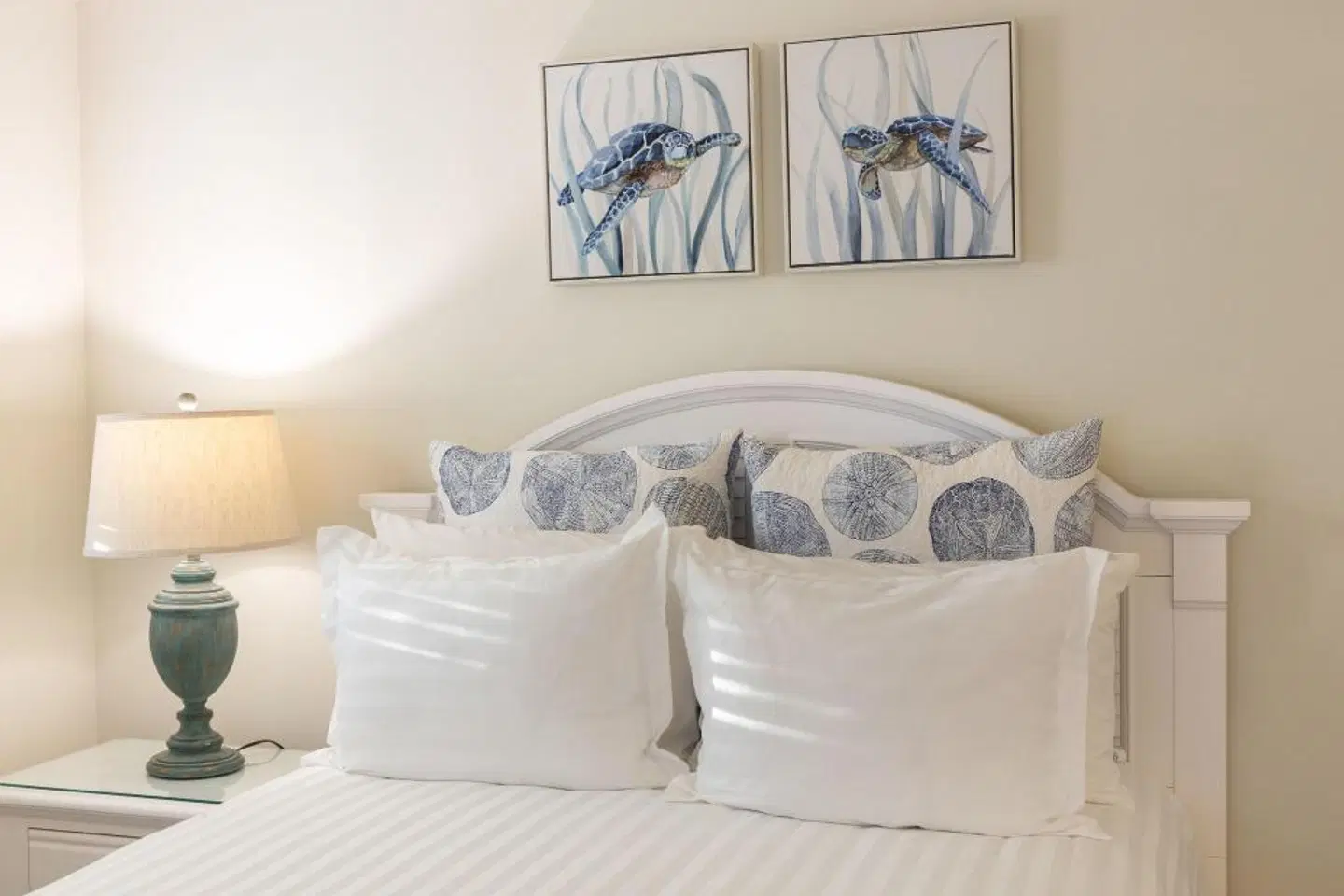 Dolphin Cove ROOM_EXAMPLE