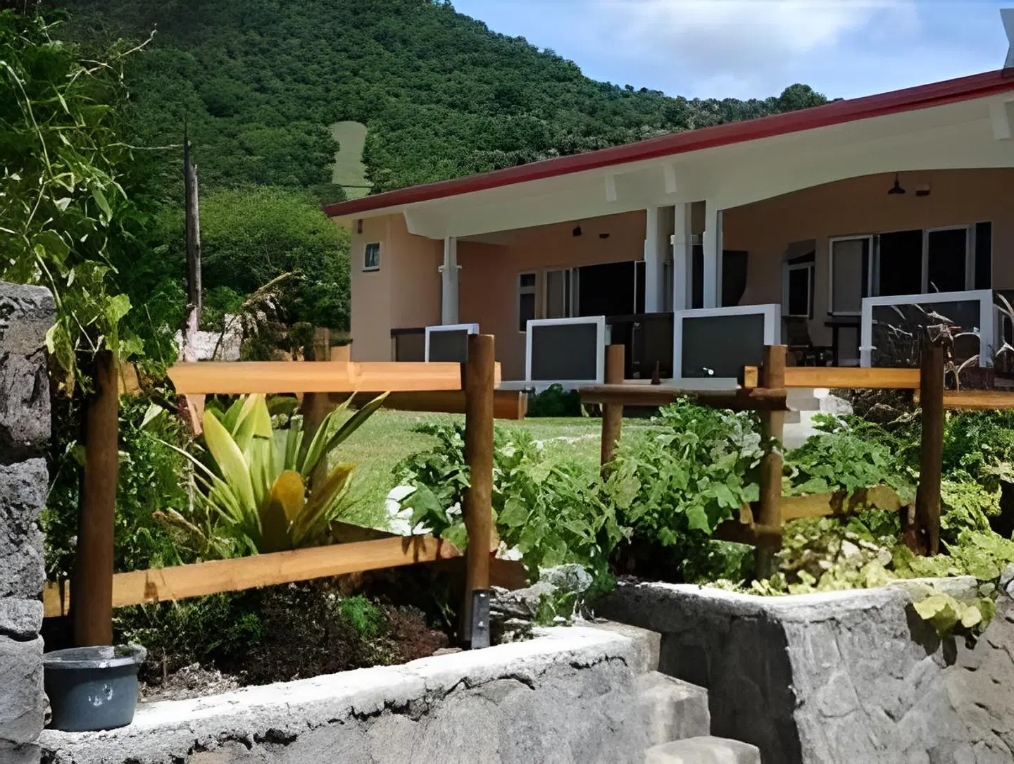 Mountain View Apartment EXTERIOR