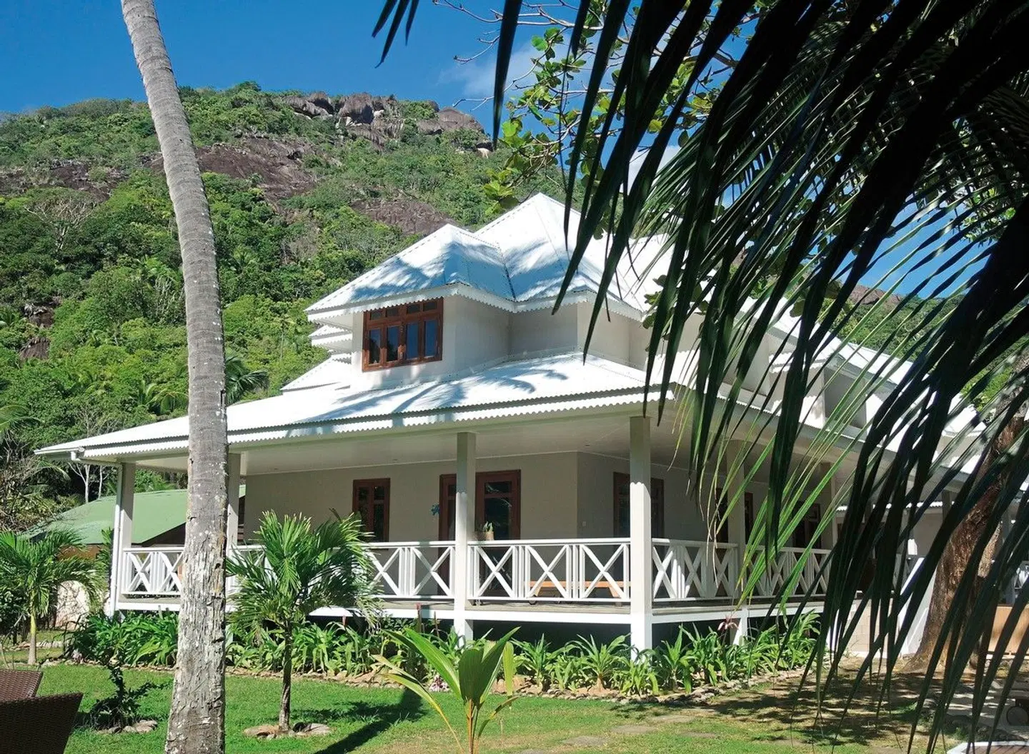 La Belle Tortue Lodge & Restaurant EXTERIOR