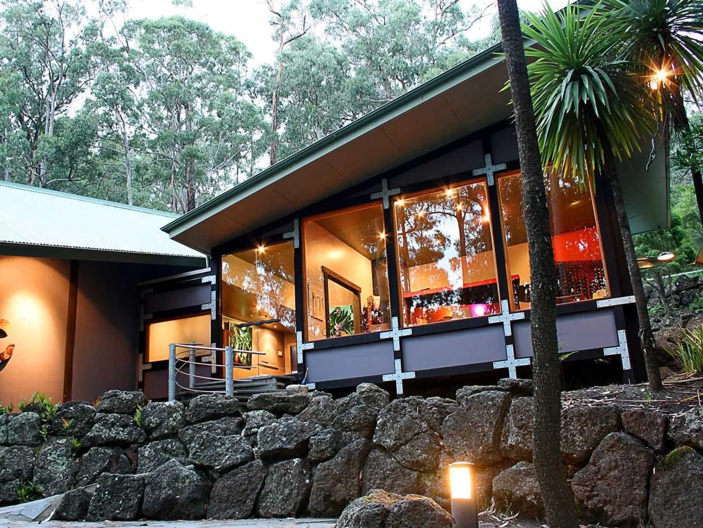 Qdos EXTERIOR
