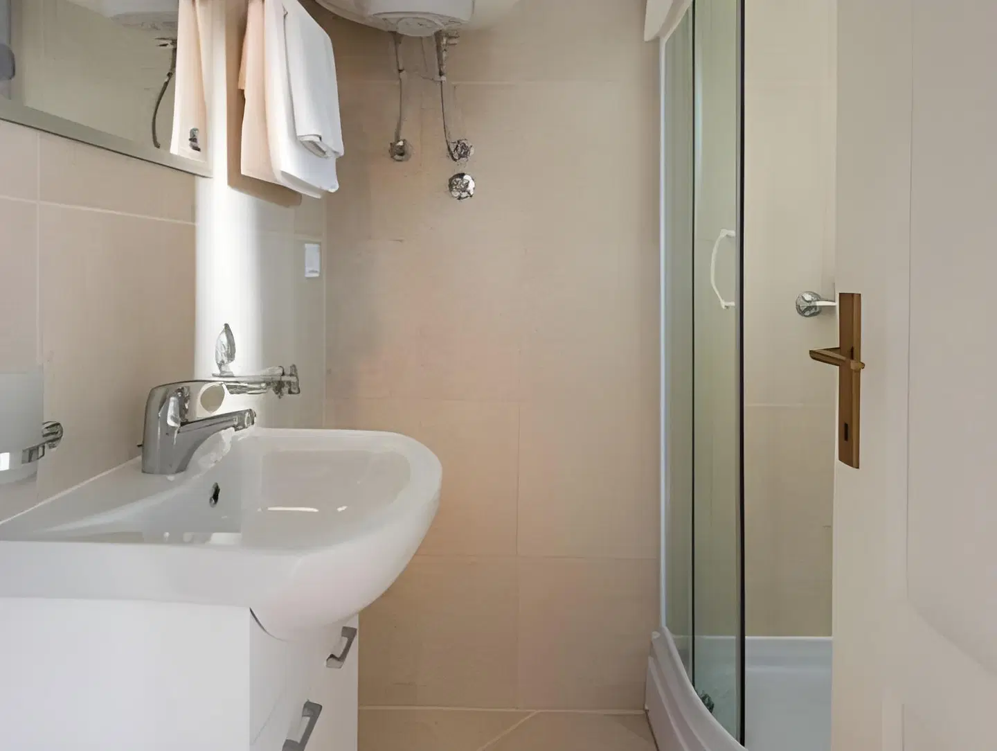 Apartments Kotor Sunrise Badezimmer