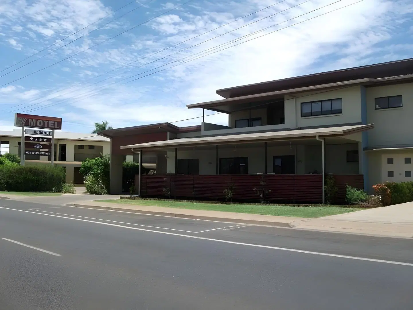 Spinifex Motel EXTERIOR