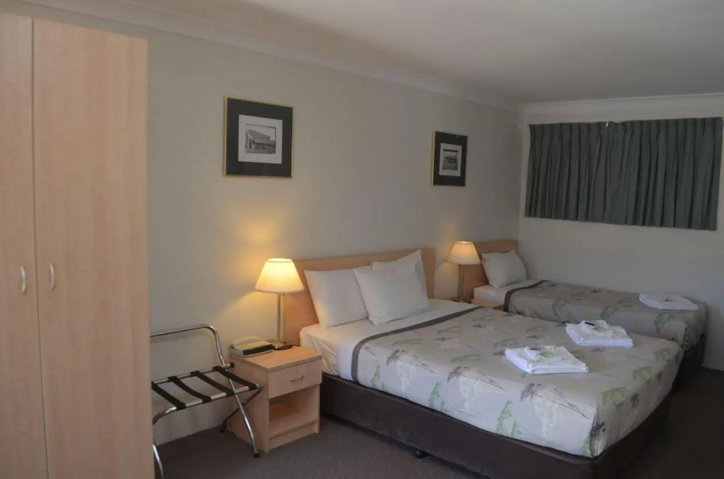 Ten Dollar Town Motel ROOM_EXAMPLE