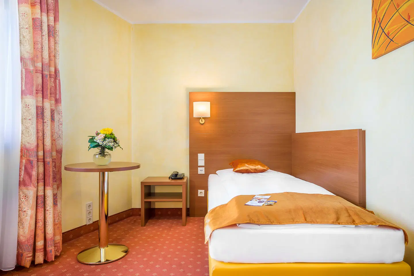 Garner Hotel Stuttgart City Centre ROOM_EXAMPLE