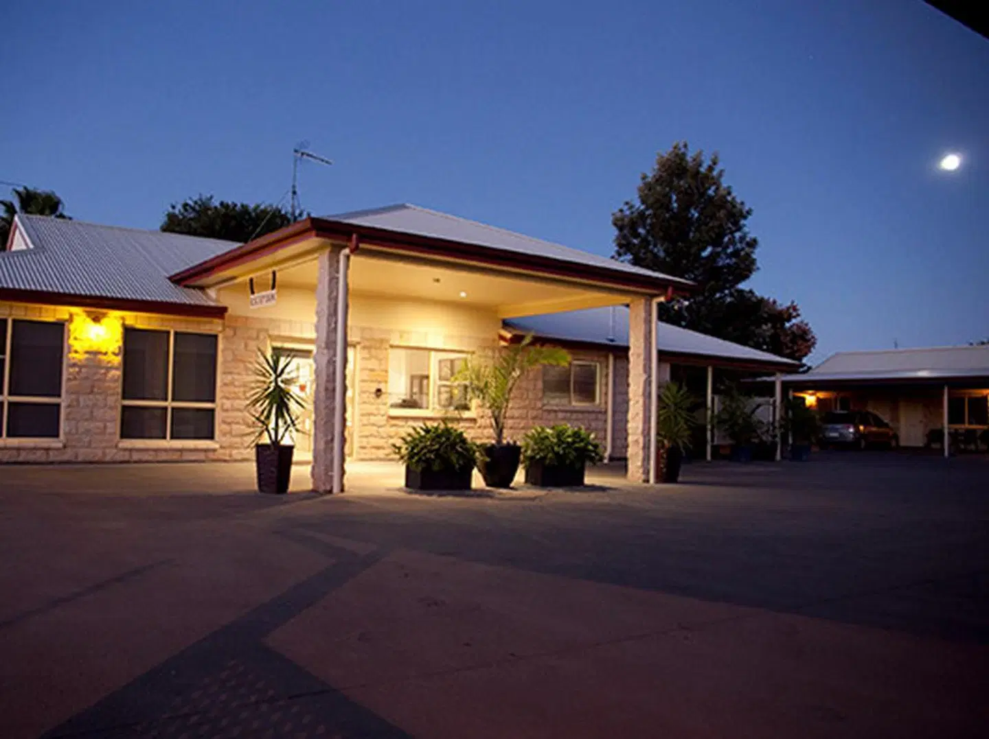 Chinchilla White Gums Motor Inn EXTERIOR