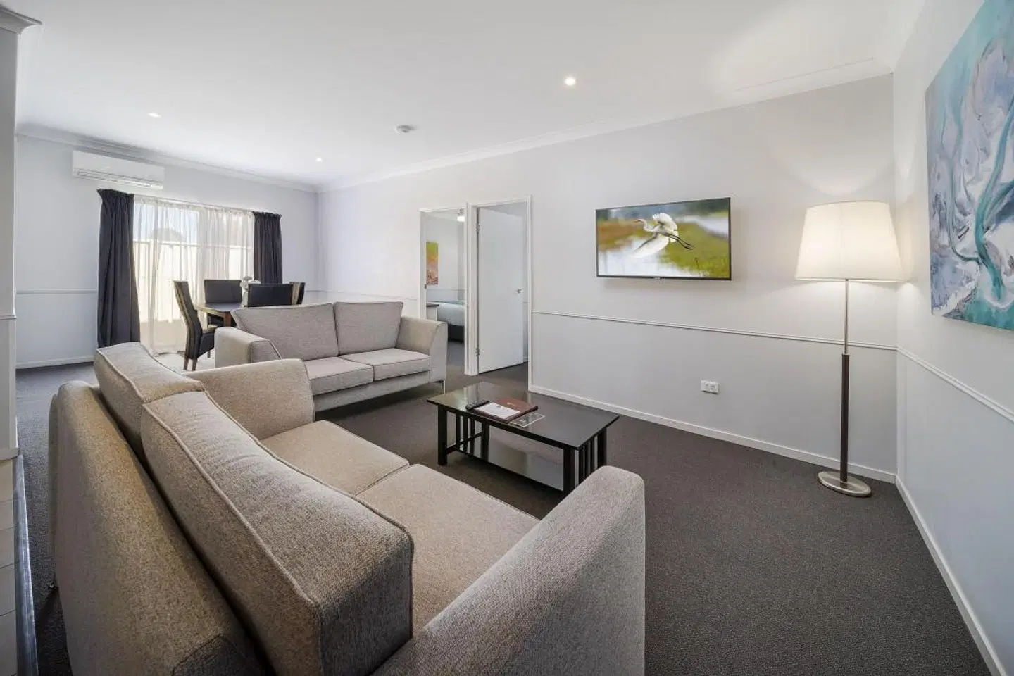 Roma Inland Motor Inn ROOM_EXAMPLE