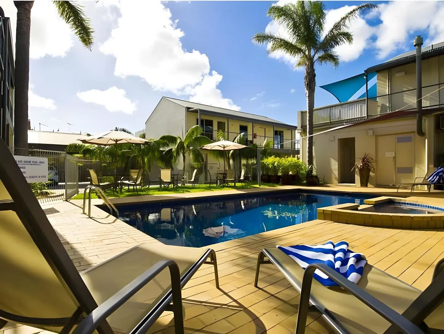 Moonlight Bay Resort OUTDOOR_POOL