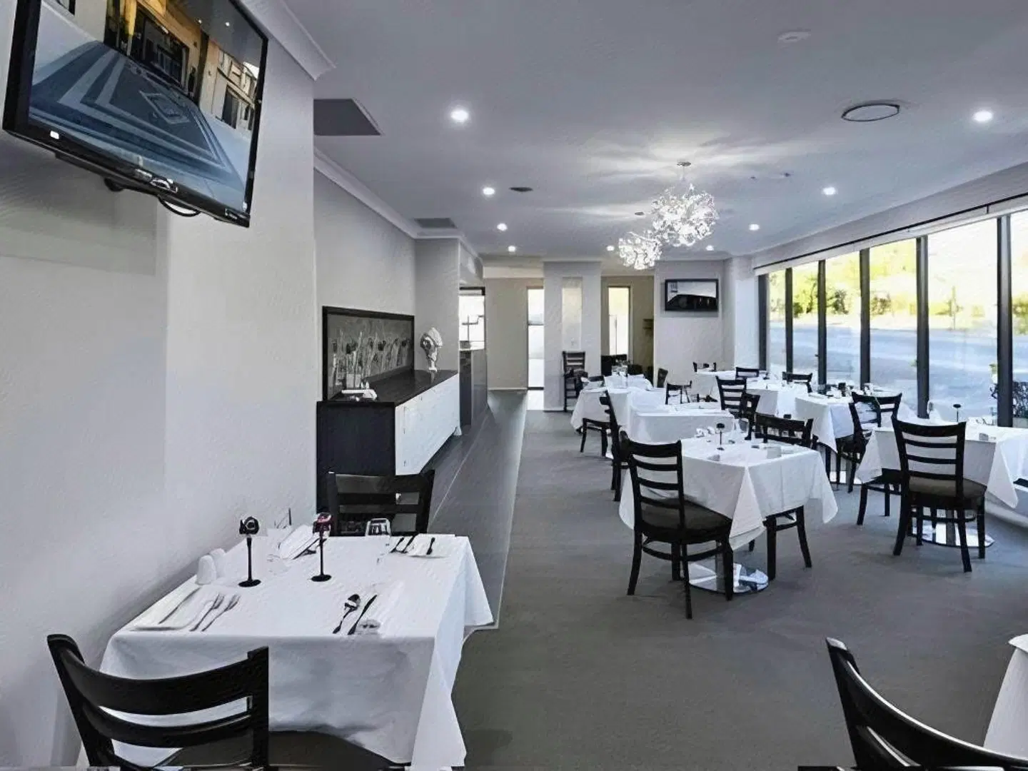Aastro Dish Motor Inn Restaurant