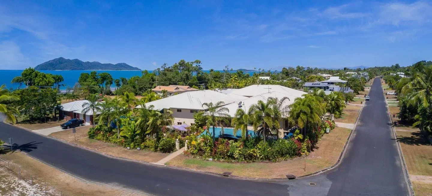Mission Reef Resort EXTERIOR