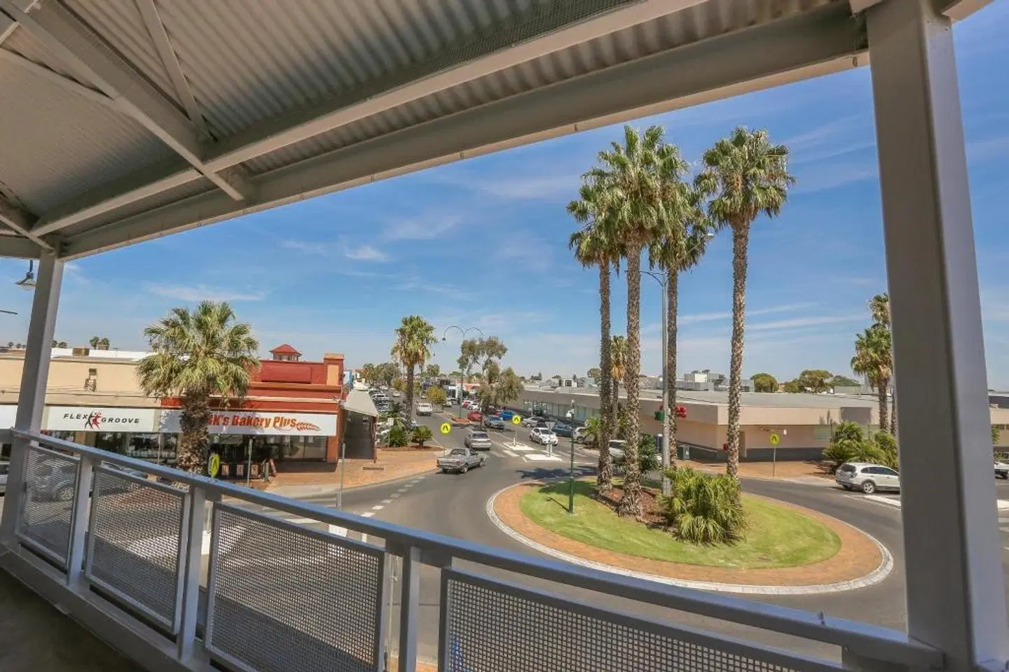 Indulge Apartments - CBD Garten