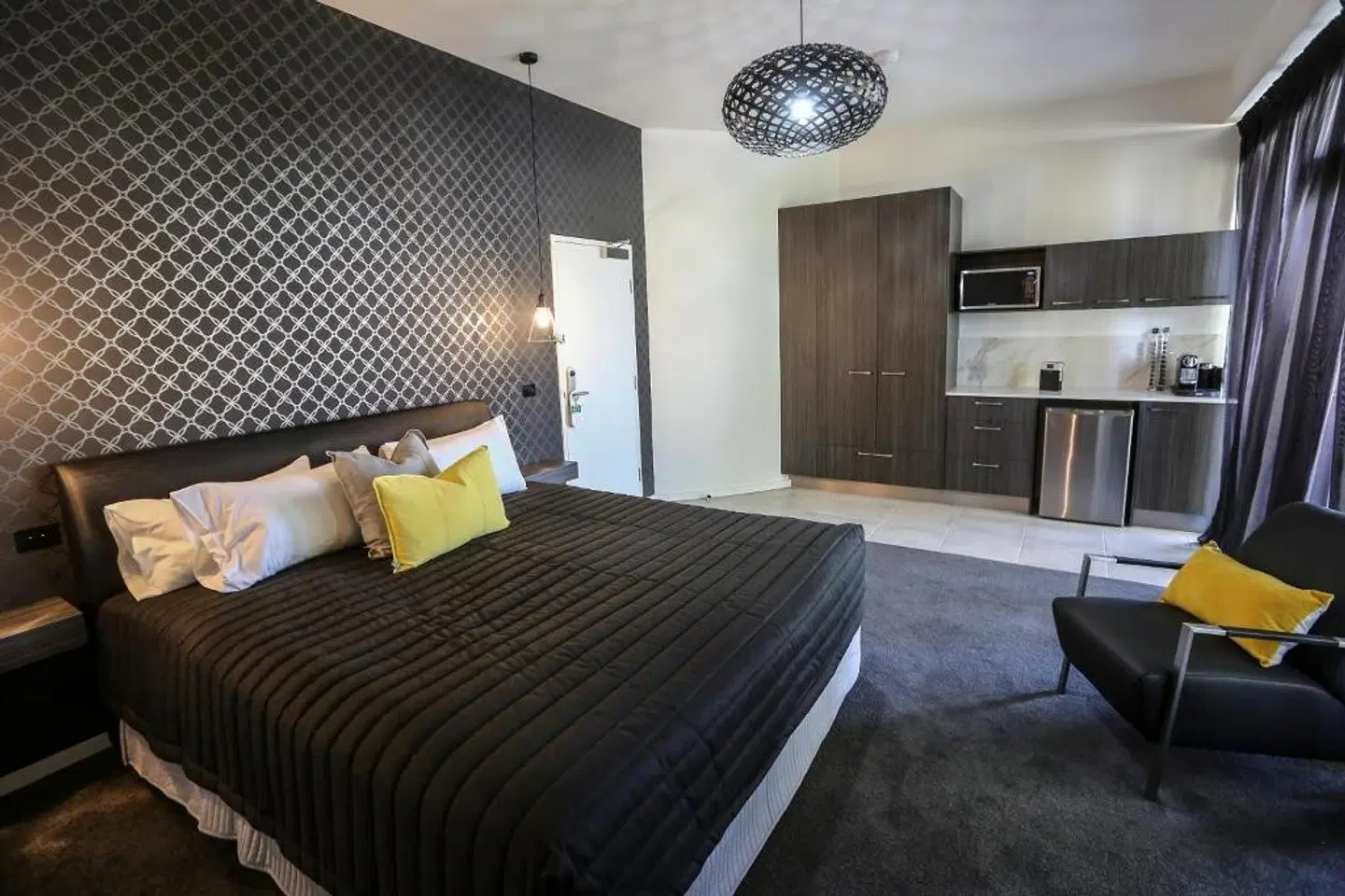 Indulge Apartments - CBD ROOM_EXAMPLE
