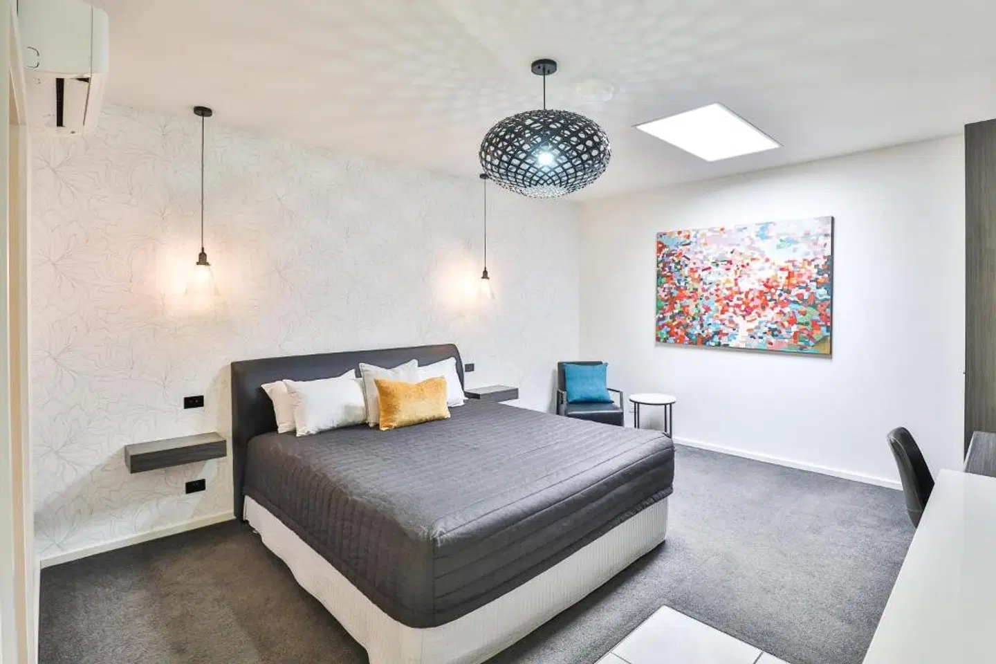 Indulge Apartments - CBD ROOM_EXAMPLE