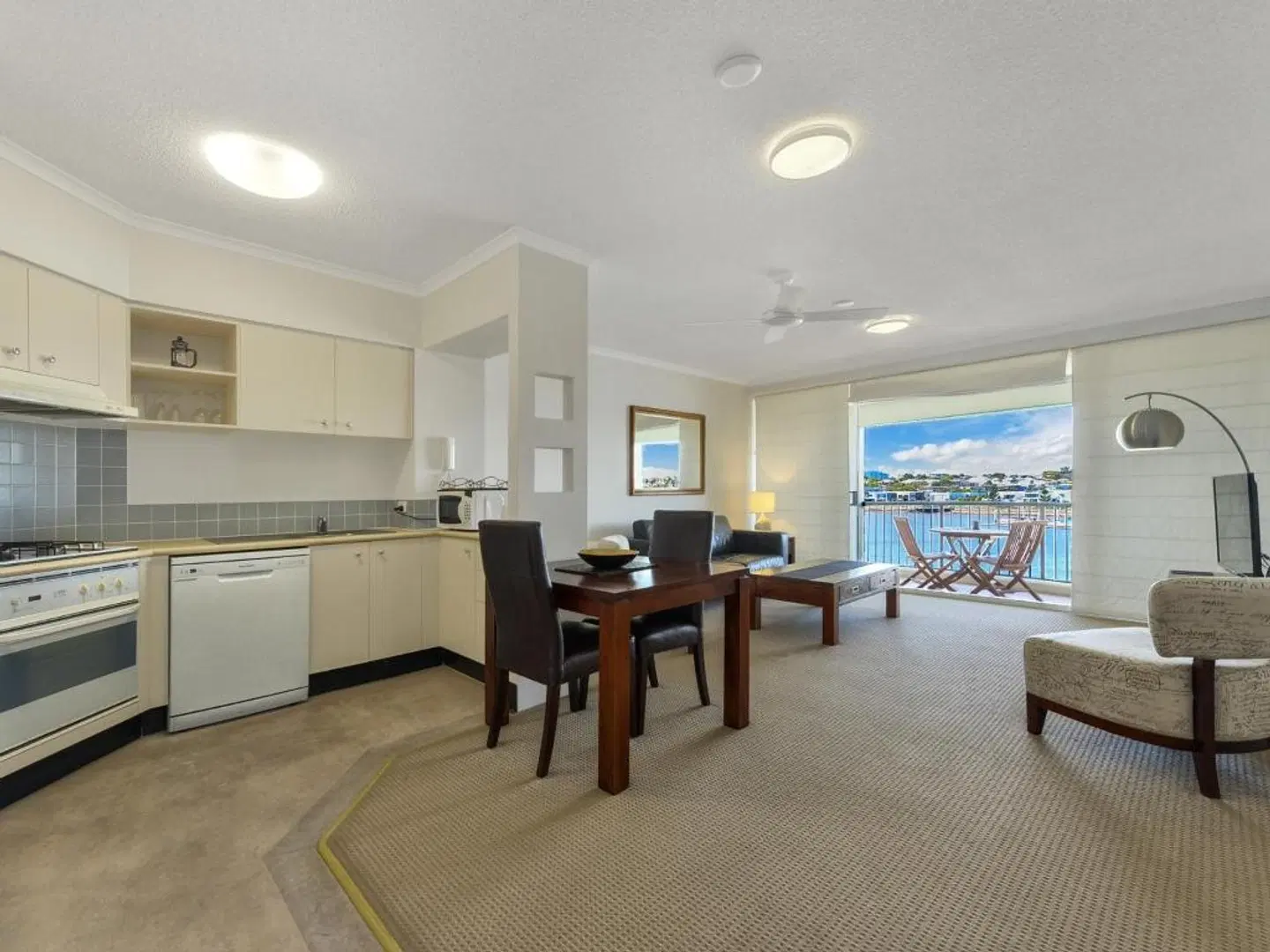 Goldsborough Place Apartments ROOM_EXAMPLE