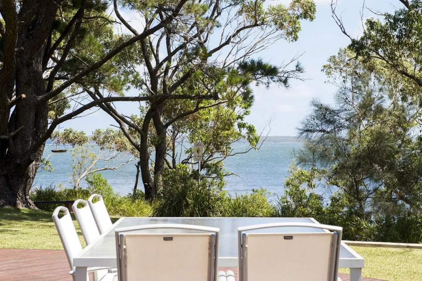 By the Beach B&B Self Contained Apartments Terrasse