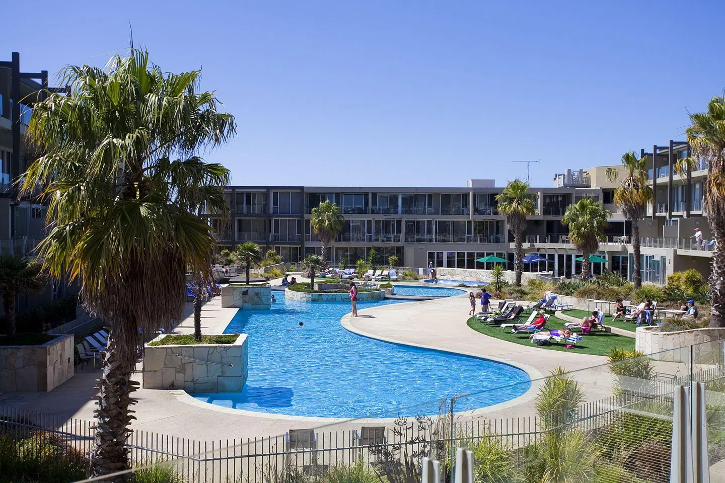 Beachfront Resort Torquay OUTDOOR_POOL