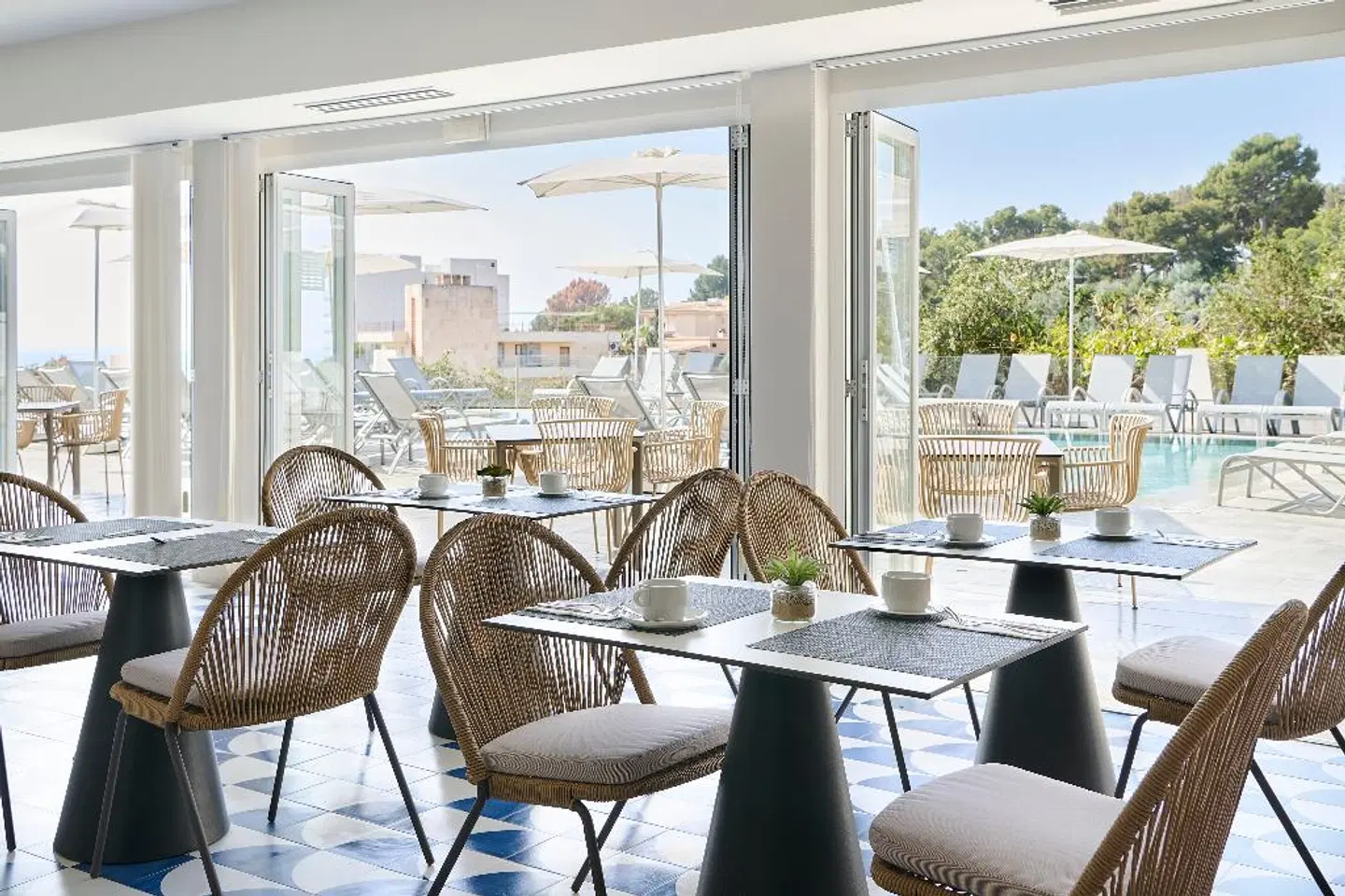 Exe Portals Nous LOUNGE_LOBBY