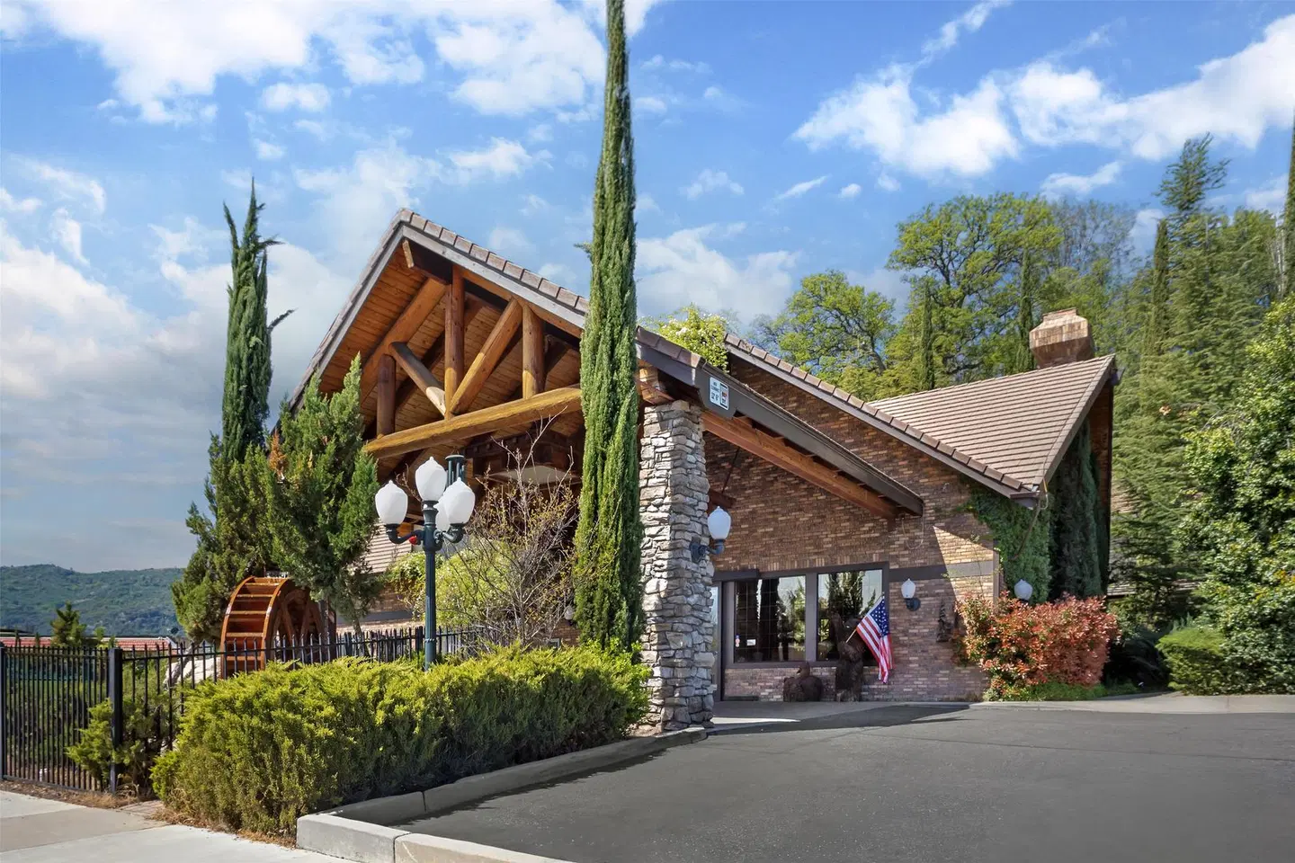 Best Western Plus Yosemite Gateway Inn EXTERIOR