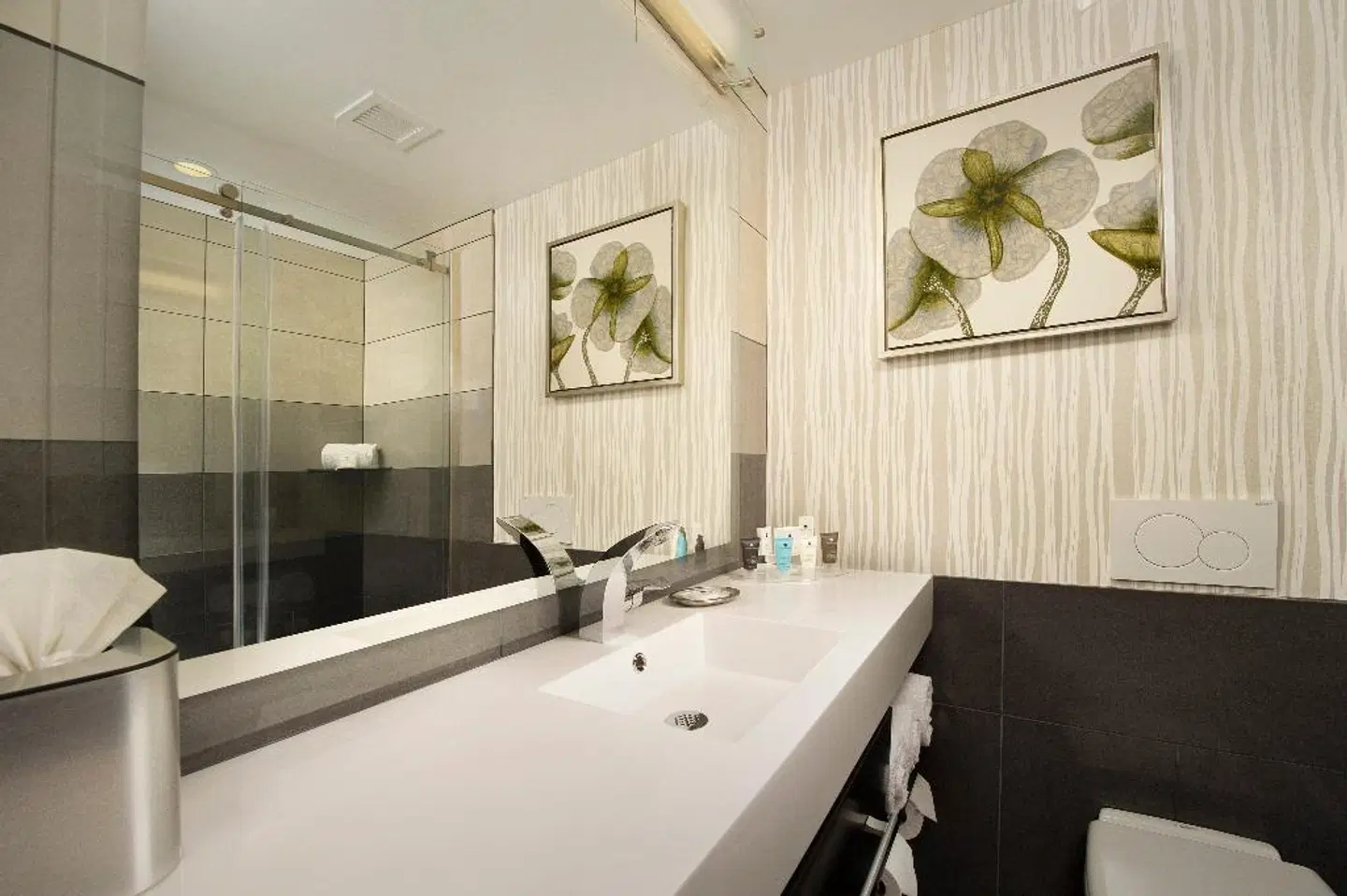 Crowne Plaza Seattle Airport Badezimmer