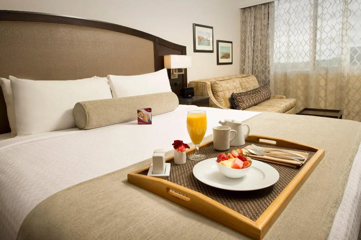 Crowne Plaza Seattle Airport ROOM_EXAMPLE