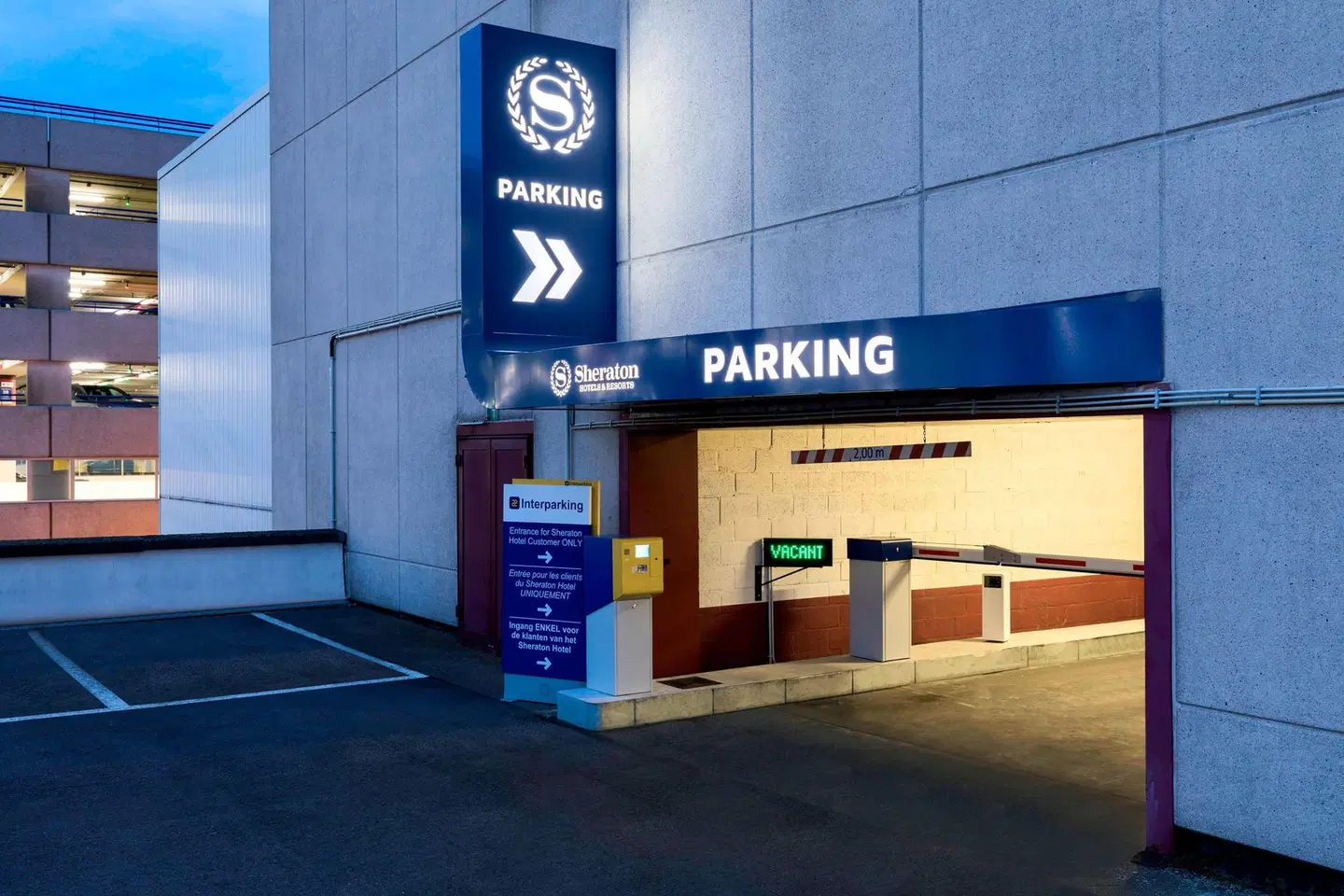 Sheraton Brussels Airport Hotel EXTERIOR