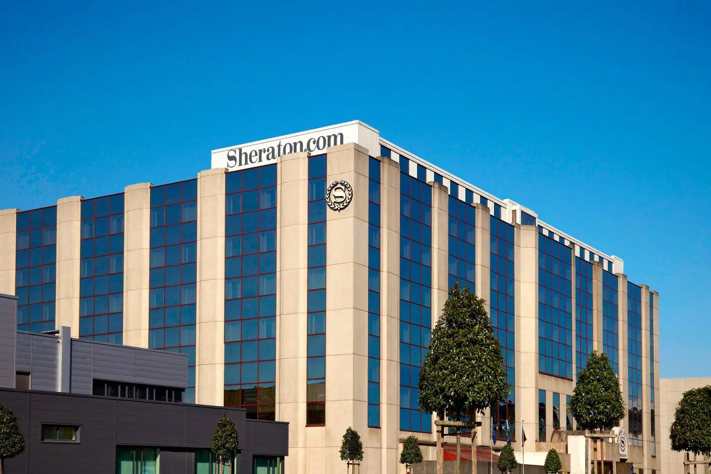 Sheraton Brussels Airport Hotel EXTERIOR