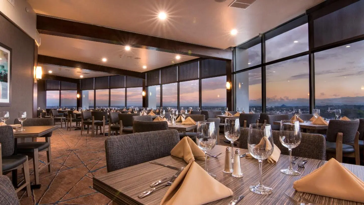 Holiday Inn Long Beach Airport by IHG Restaurant