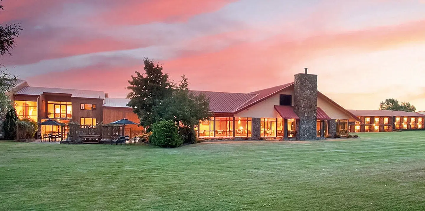 Distinction MacKenzie Country EXTERIOR