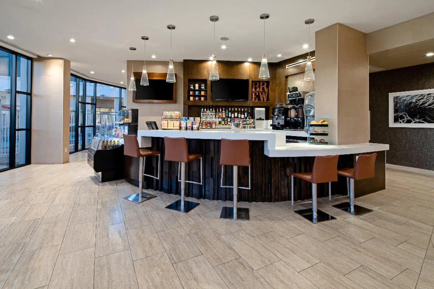Holiday Inn Long Beach Airport by IHG Bar