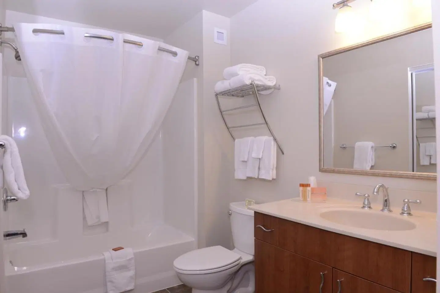 Aspen Suites Hotel Haines Badezimmer