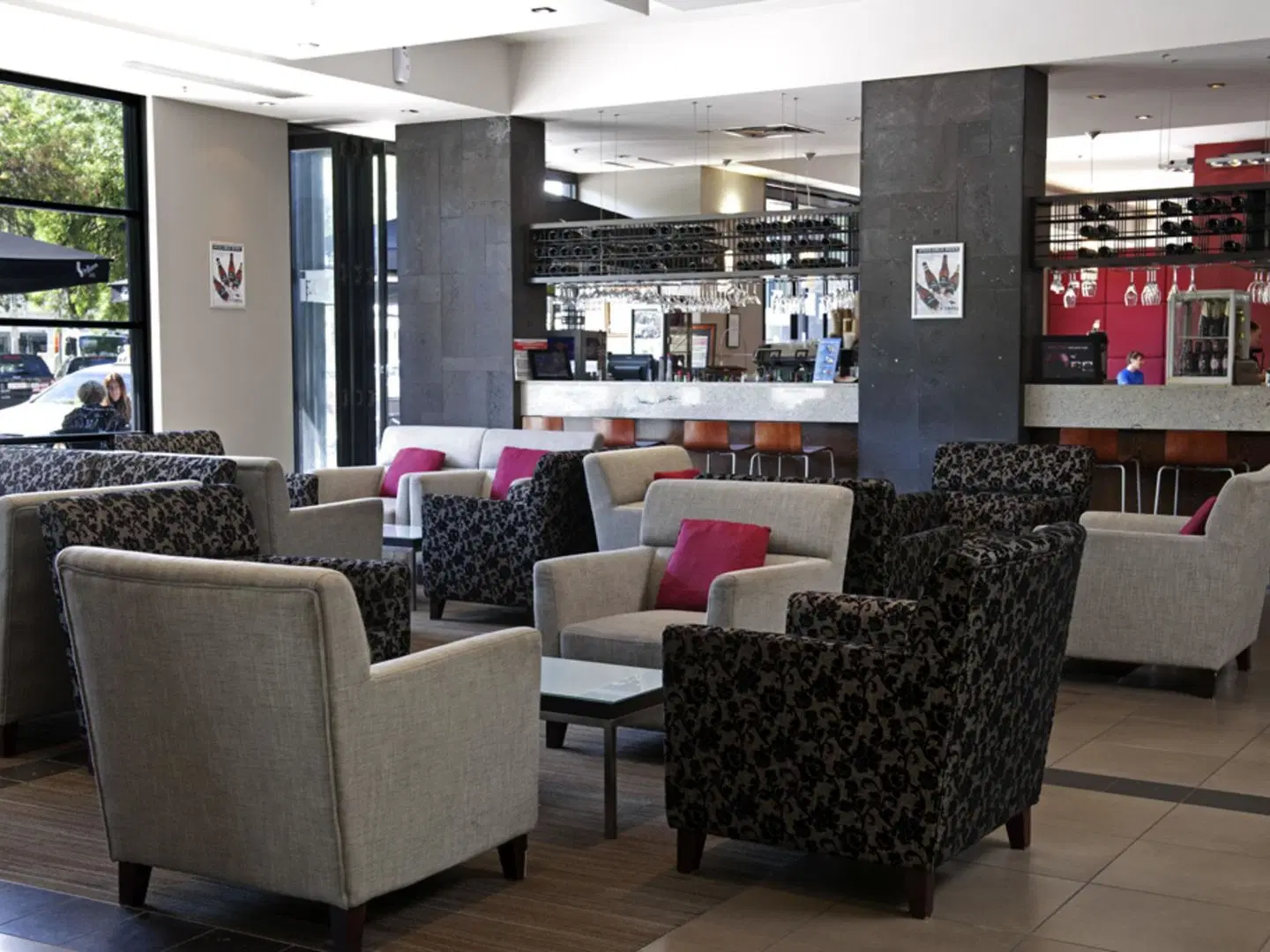 Mantra Hindmarsh Square Bar