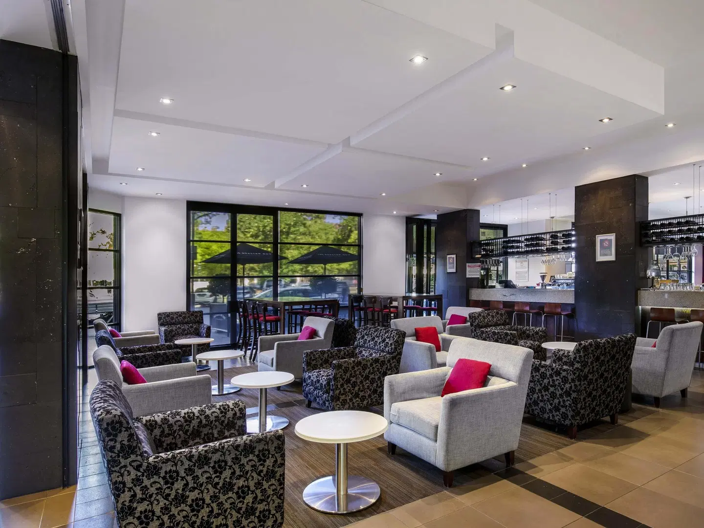 Mantra Hindmarsh Square Bar