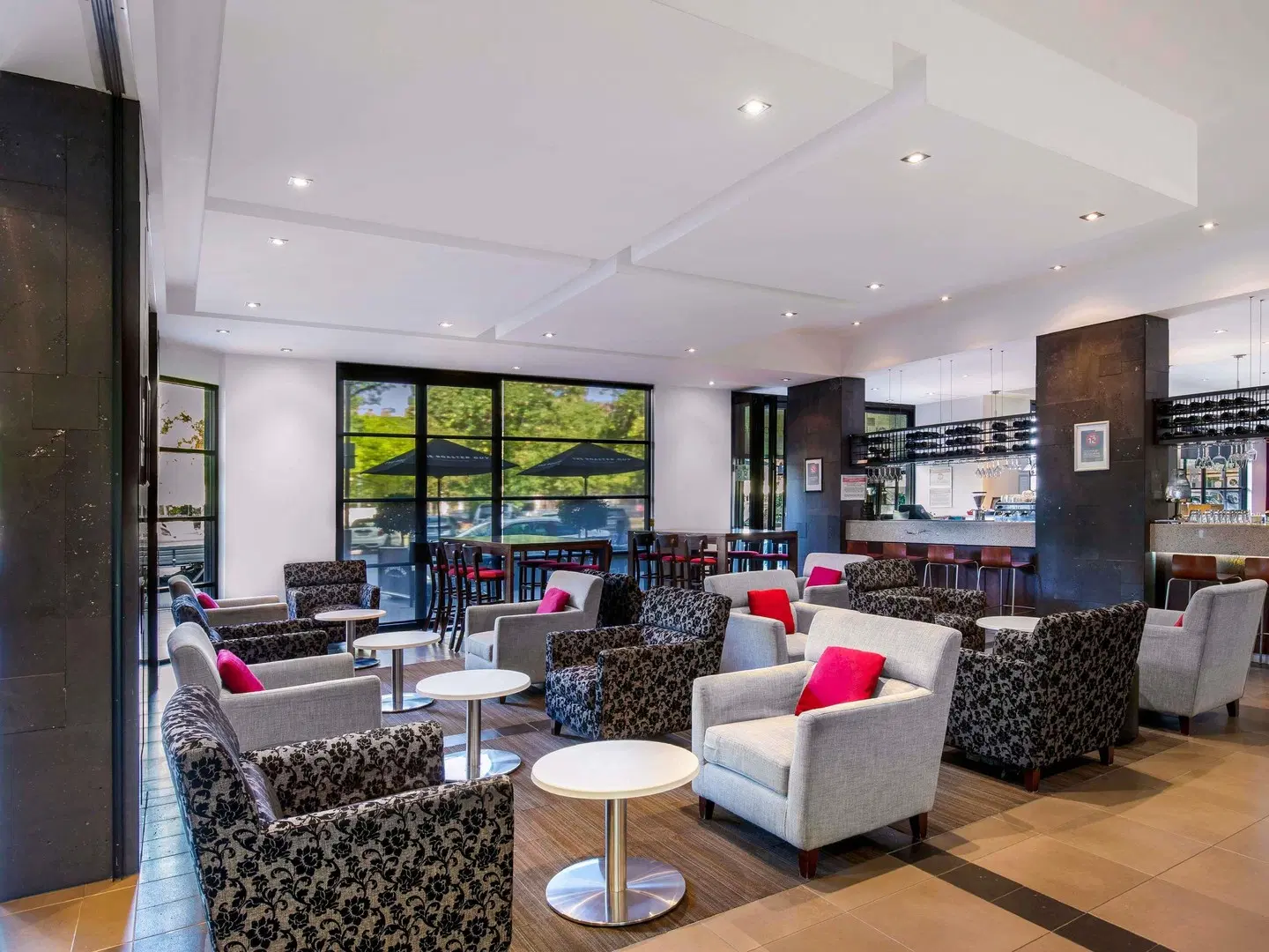 Mantra Hindmarsh Square Bar