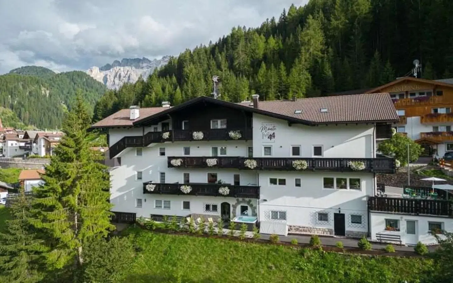 Hotel Monte44 EXTERIOR