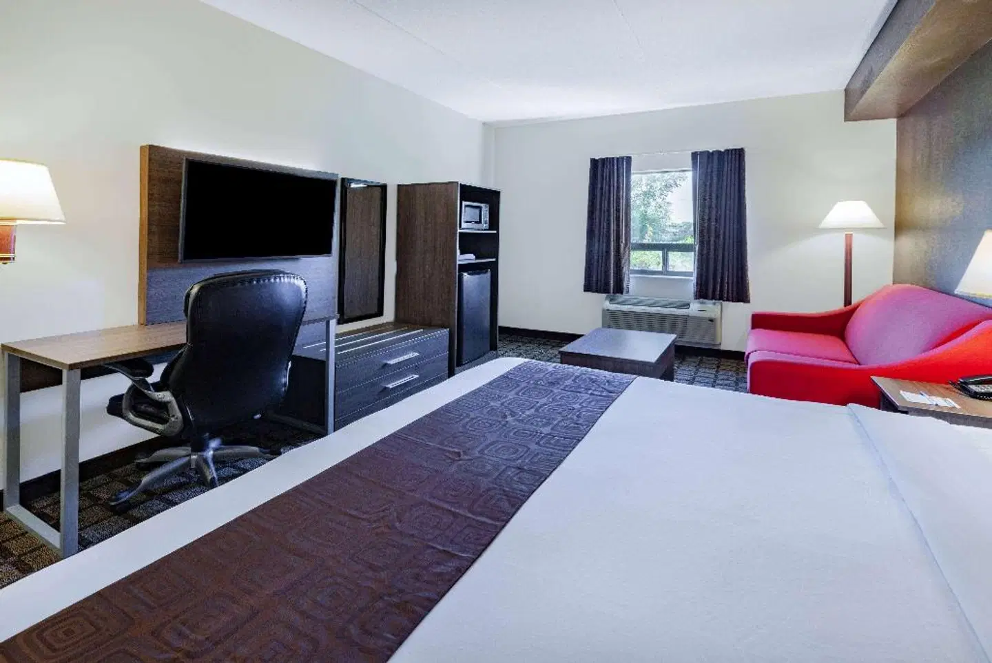 Super 8 by Wyndham Ambassador Bridge Windsor ON ROOM_EXAMPLE