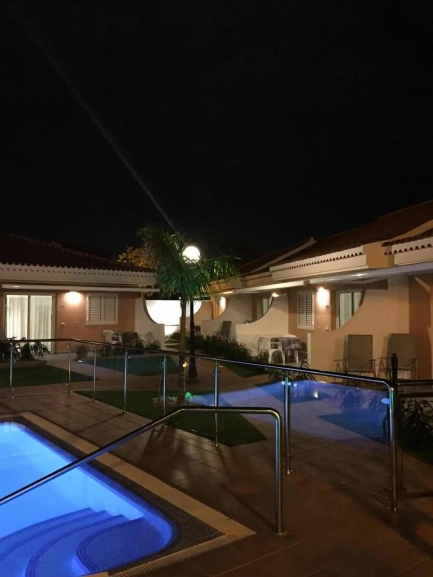Los Leones Bungalows Hallenbad
