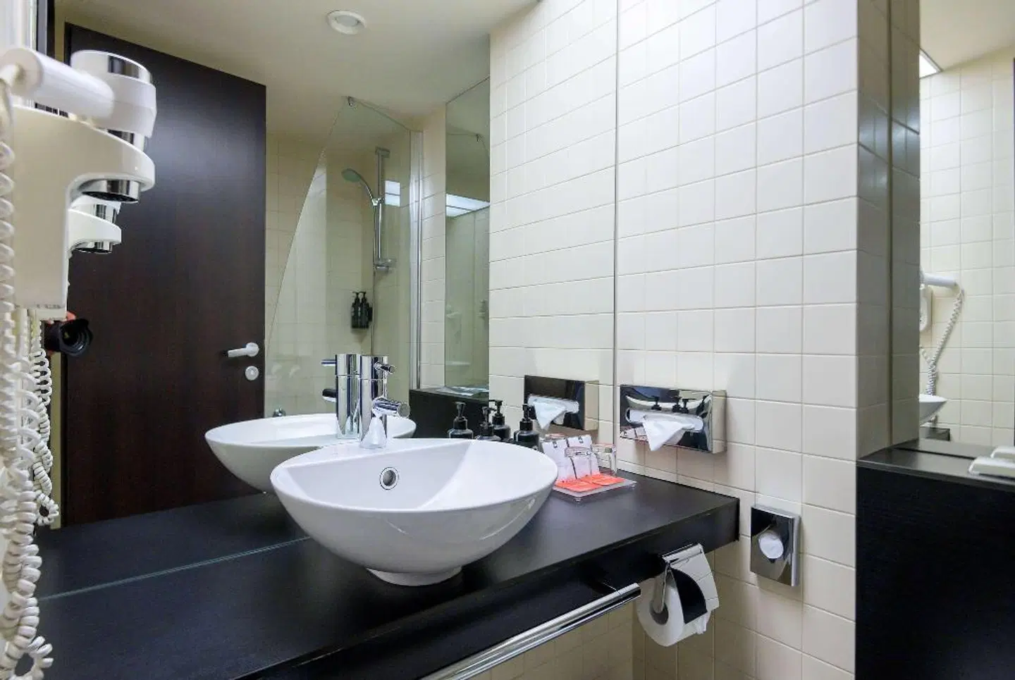Ramada Plaza by Wyndham Bucharest Convention Center Badezimmer