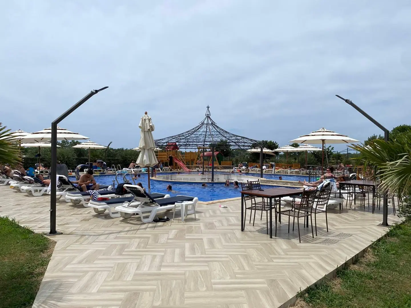 Imperial Resort OUTDOOR_POOL