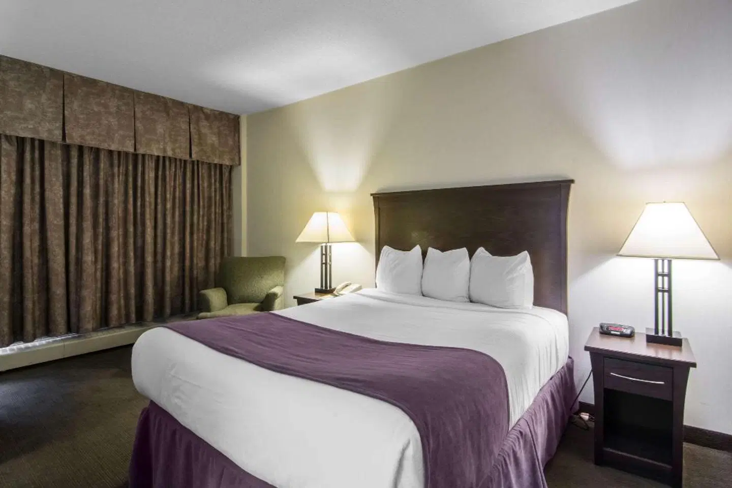 The Yellowknife Inn ROOM_EXAMPLE
