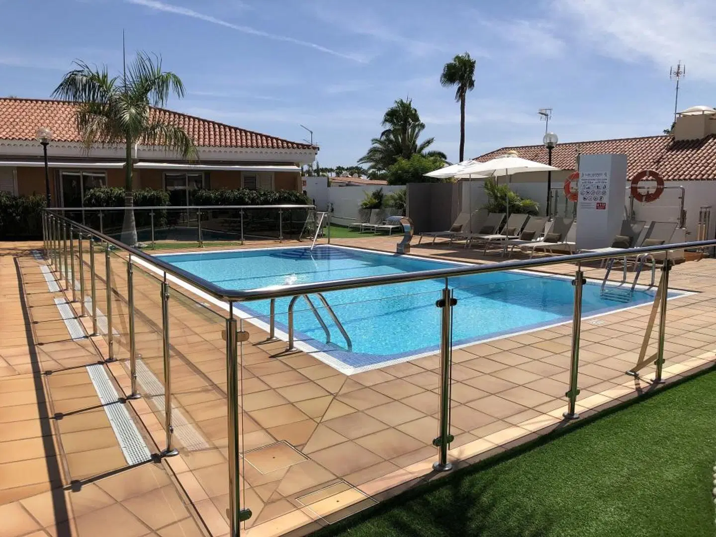 Los Leones Bungalows OUTDOOR_POOL