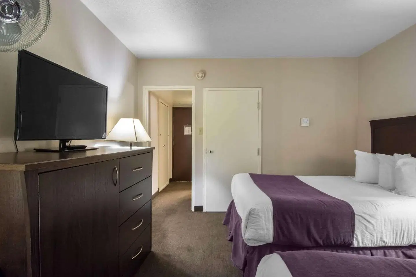 The Yellowknife Inn ROOM_EXAMPLE