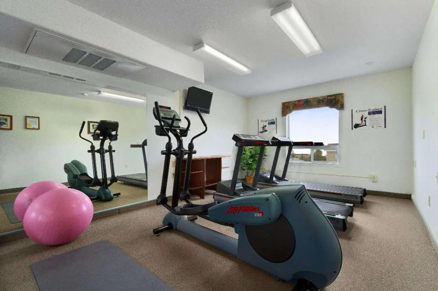 Super 8 by Wyndham Yellowknife SPORTS_AND_LEISURE